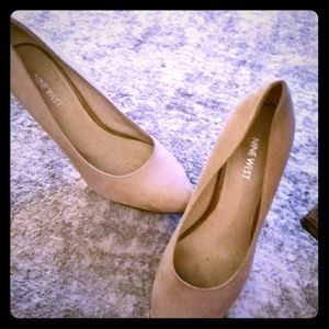 Nine West Nude pumps with wooden bottom
